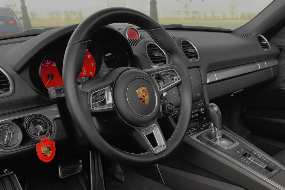 Аренда Porsche Boxster  718 GTS в Санкт-Петербурге