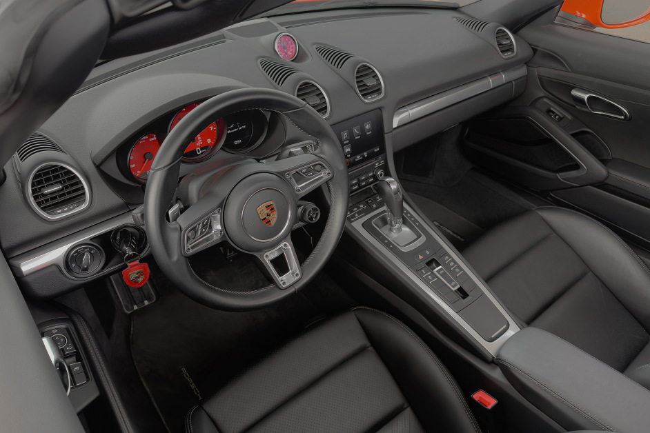 Аренда Porsche Boxster  718 GTS в Санкт-Петербурге