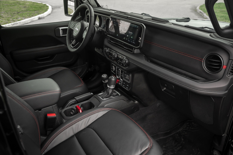 Аренда Jeep Wrangler Rubicon X в Сочи