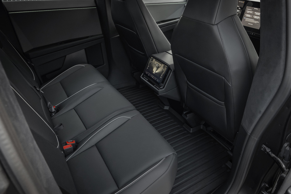 Аренда Tesla Cybertruck Foundation series в Москве