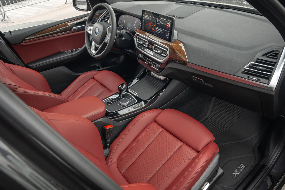 Аренда BMW X3 30i в Москве