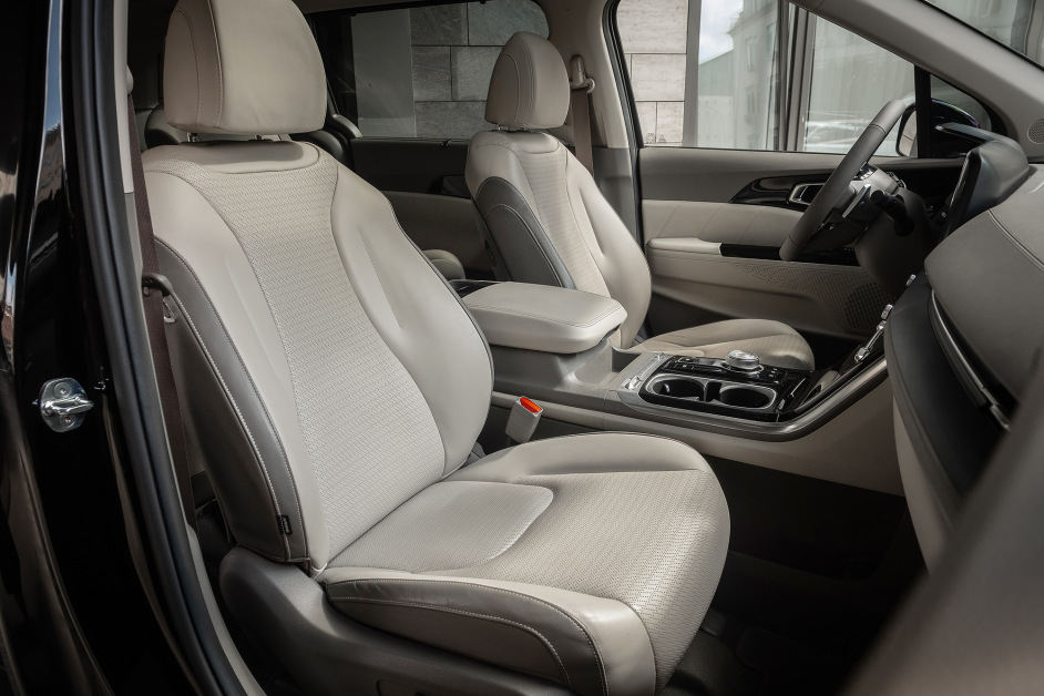 Аренда KIA Carnival в Москве