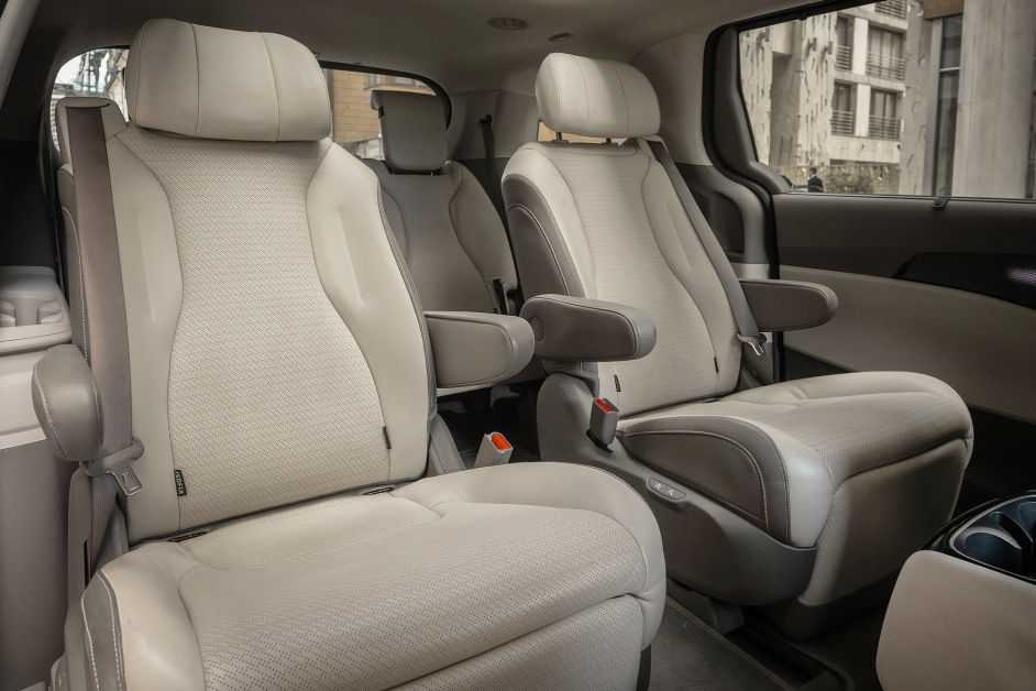 Аренда KIA Carnival в Москве