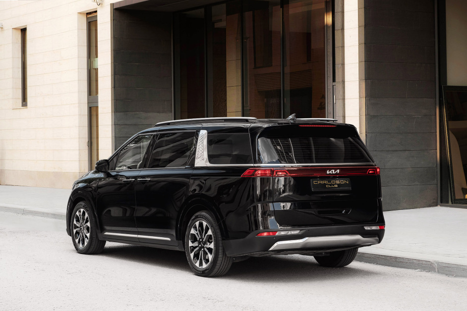 Аренда KIA Carnival в Москве