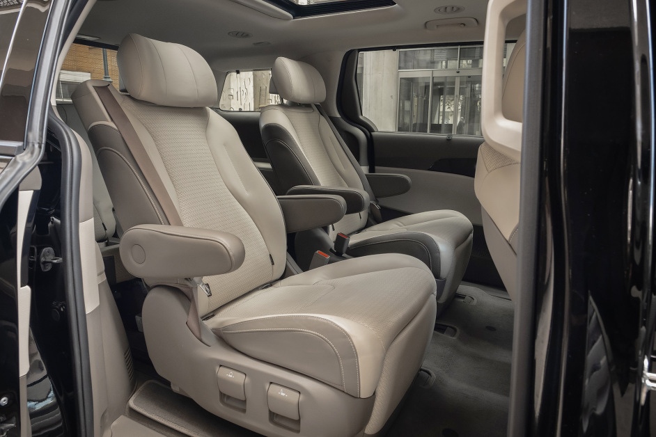 Аренда KIA Carnival в Москве