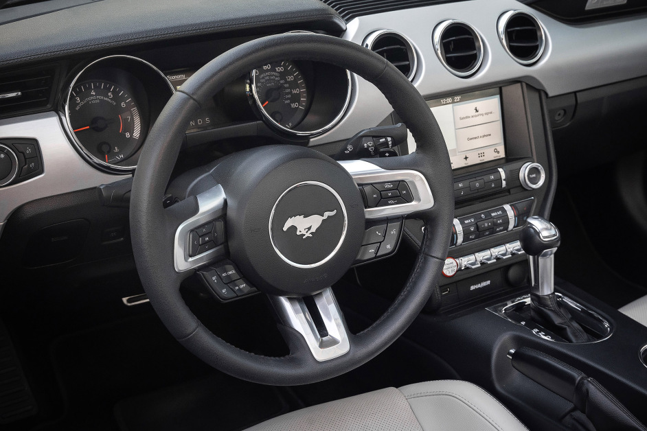 Аренда Ford Mustang Cabrio в Сочи