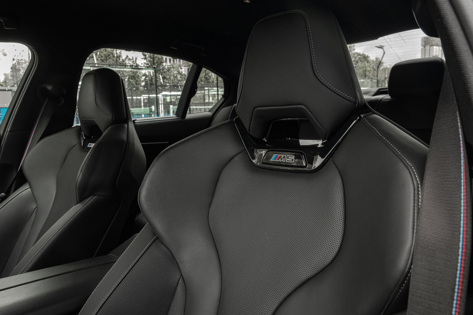 Аренда BMW M5 G90 в Москве