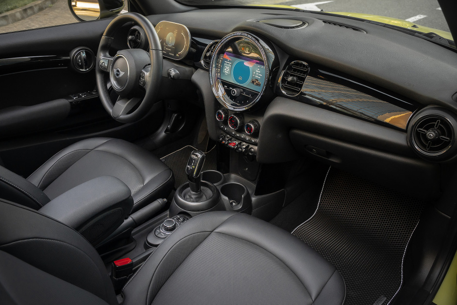 Аренда MINI Cooper Cabrio в Сочи