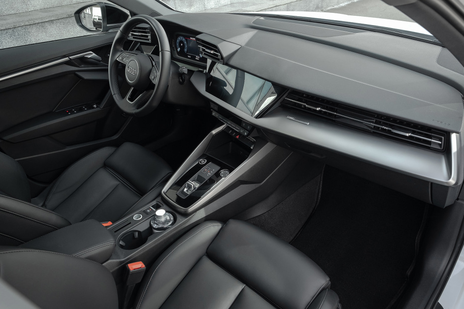 Аренда Audi A3 в Санкт-Петербурге