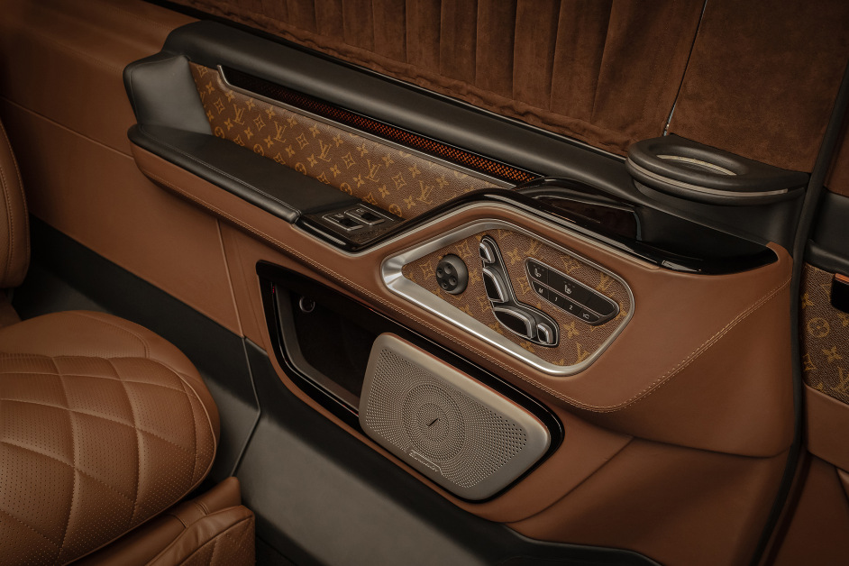 Аренда Mercedes V-class 250d VIP  в Москве