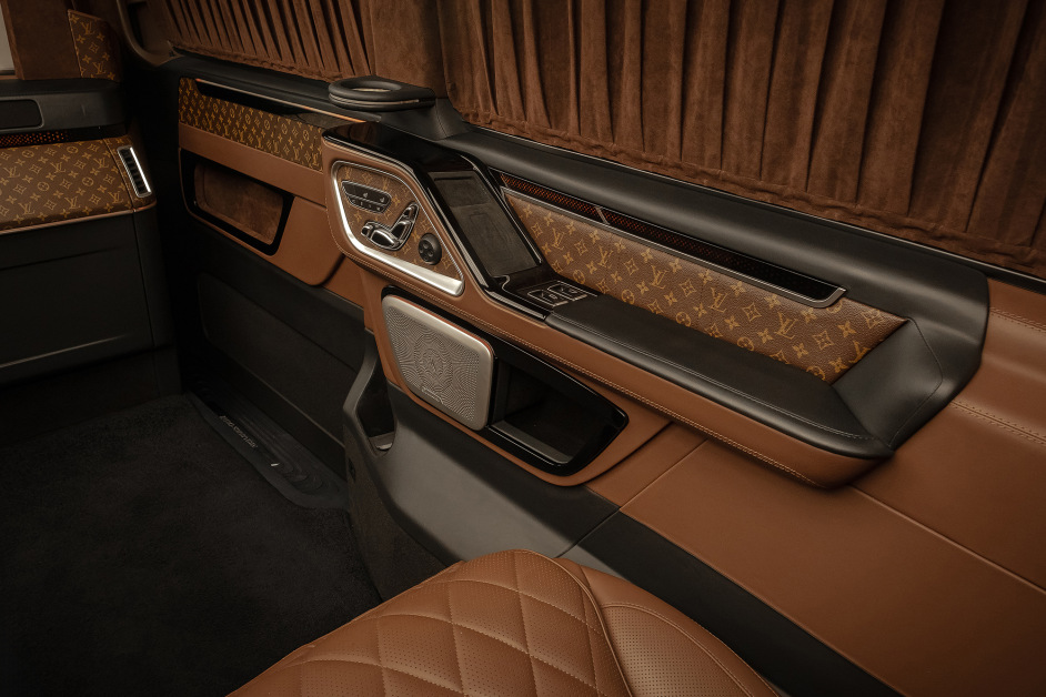 Аренда Mercedes V-class 250d VIP  в Москве