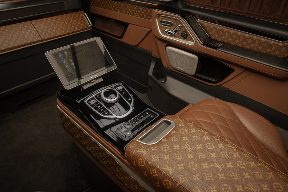 Аренда Mercedes V-class 250d VIP  в Москве