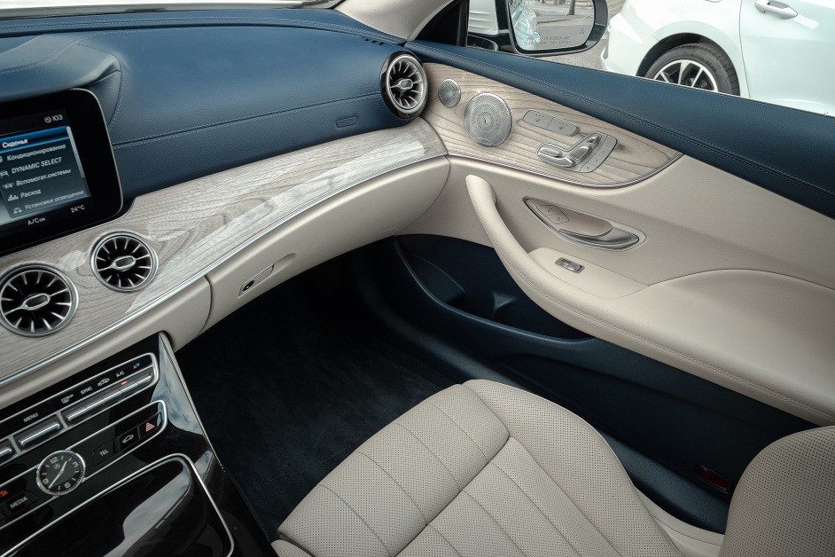 Аренда Mercedes E400  в Санкт-Петербурге
