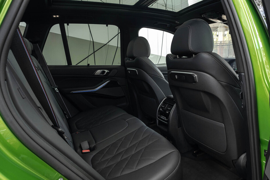 Аренда BMW X5 M60i в Москве