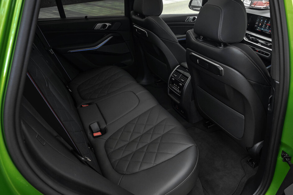Аренда BMW X5 M60i в Москве