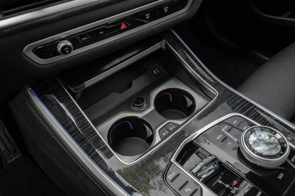 Аренда BMW X5 M60i в Москве