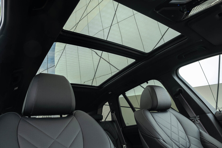 Аренда BMW X5 M60i в Москве