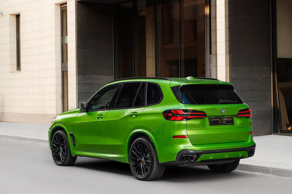 Аренда BMW X5 M60i в Москве