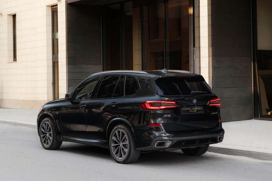 Аренда BMW X5 40i в Москве