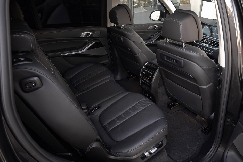 Аренда BMW X7 40i в Москве