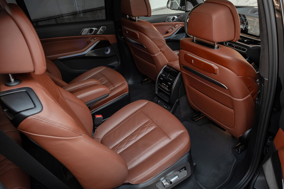 Аренда BMW X7 M60i в Москве