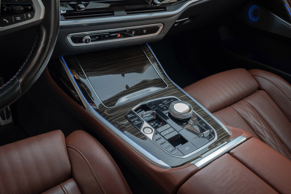 Аренда BMW X7 M60i в Москве