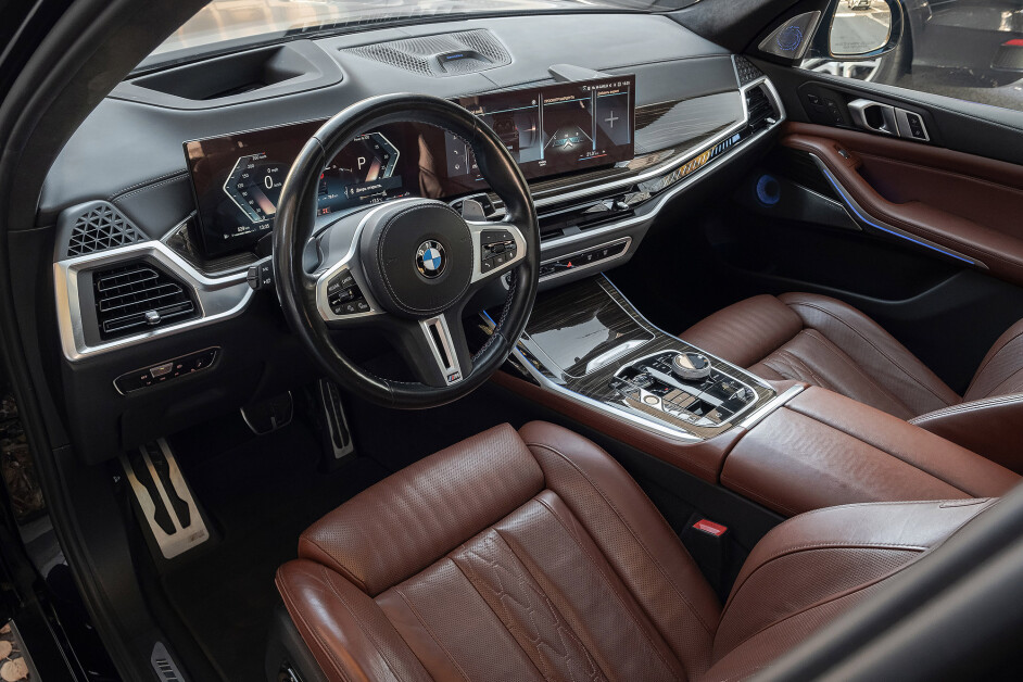 Аренда BMW X7 M60i в Москве
