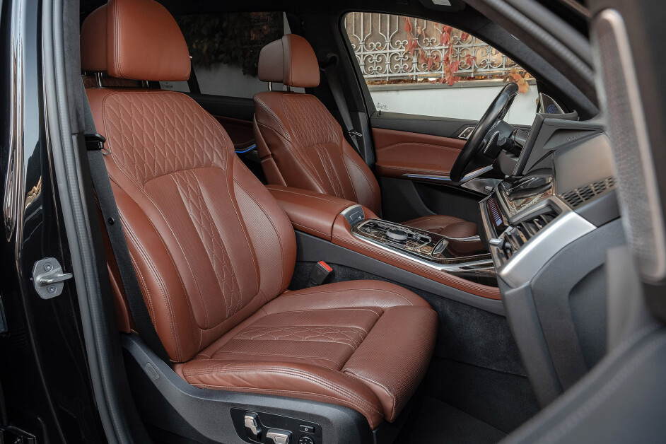 Аренда BMW X7 M60i в Москве