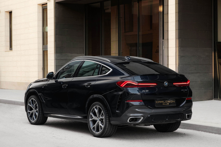 Аренда BMW X6 40i xDrive в Москве