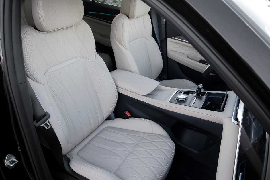 Аренда Geely Monjaro II rest. в Санкт-Петербурге