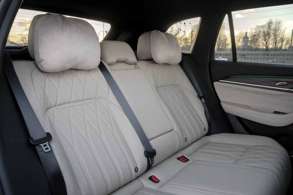 Аренда Geely Monjaro II rest. в Санкт-Петербурге