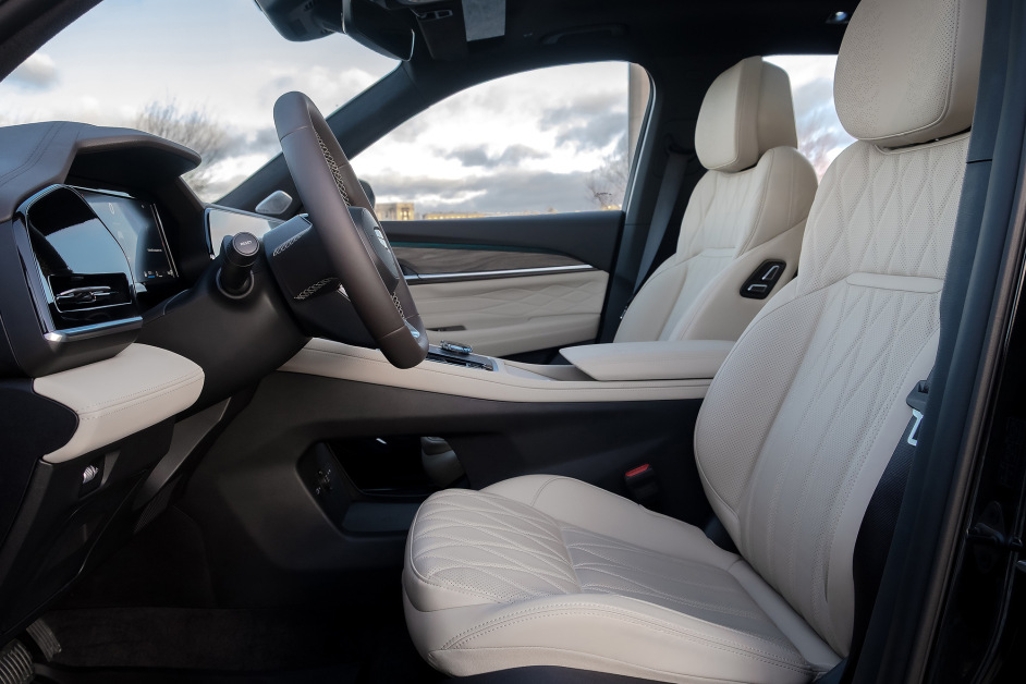 Аренда Geely Monjaro II rest. в Санкт-Петербурге