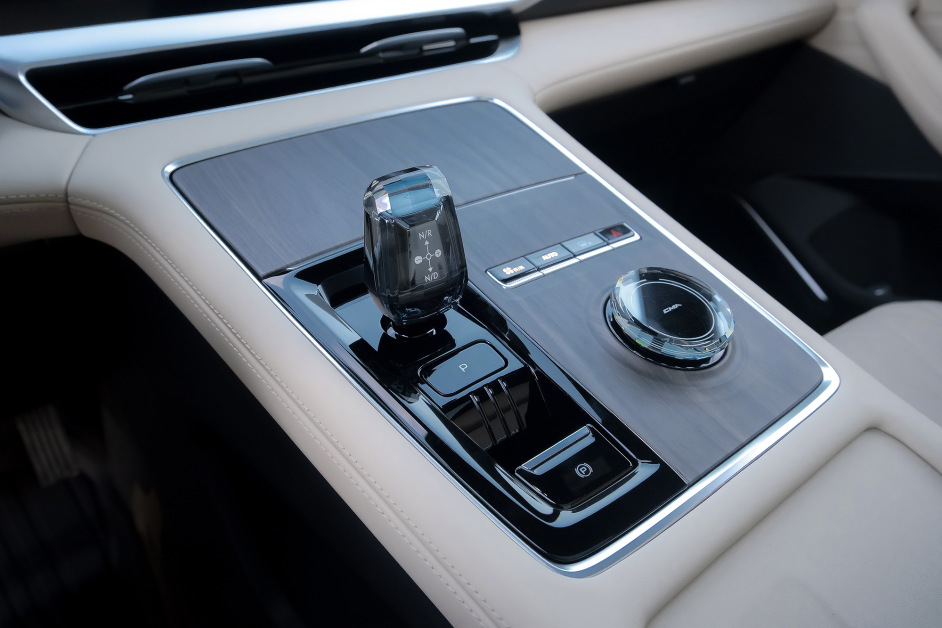 Аренда Geely Monjaro II rest. в Санкт-Петербурге