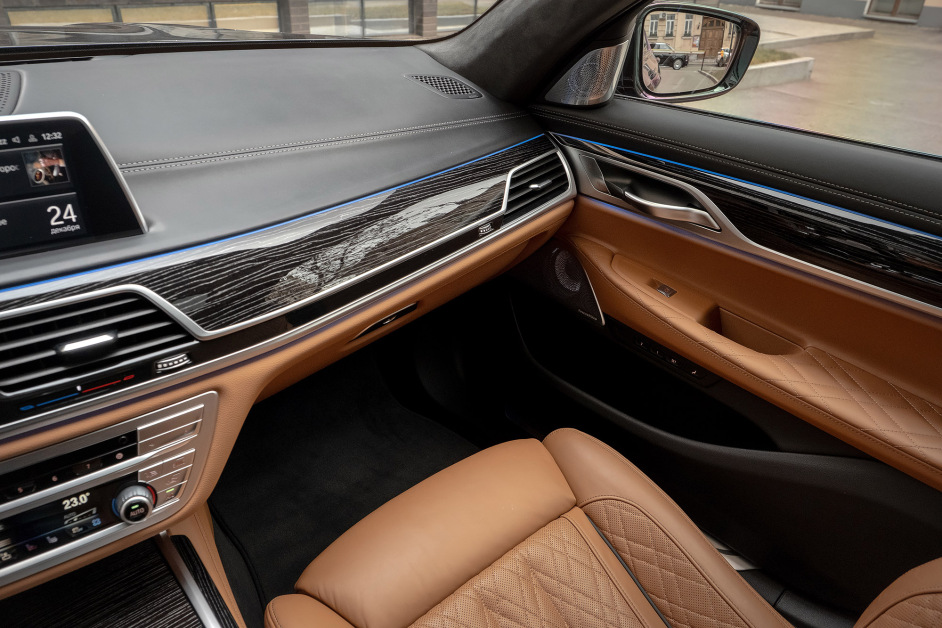 Аренда BMW 730Ld xDrive в Москве