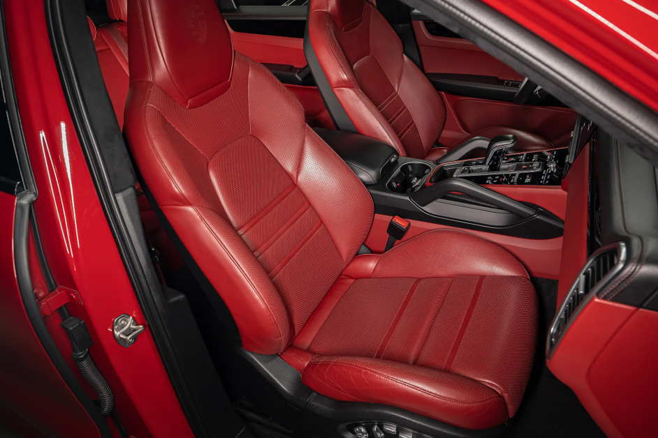 Аренда Porsche Cayenne в Санкт-Петербурге