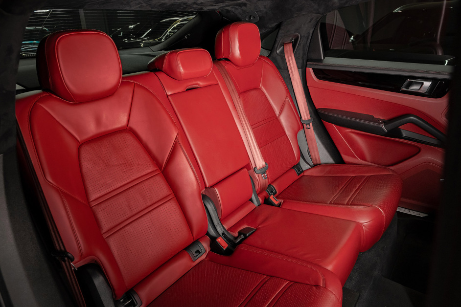 Аренда Porsche Cayenne в Санкт-Петербурге