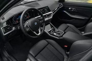 BMW 320i