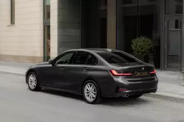 BMW 320i