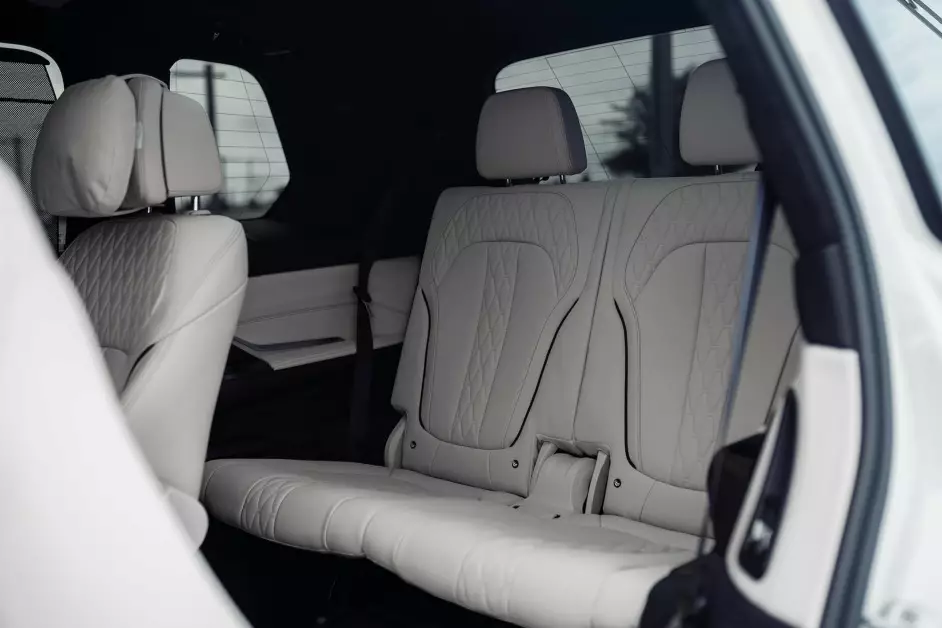 BMW X7 40i