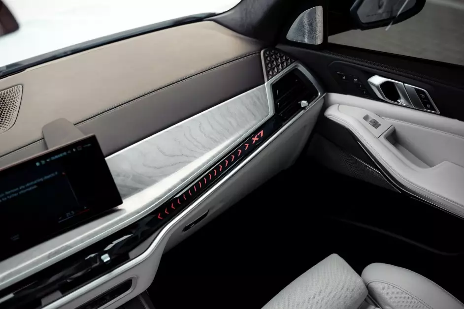 BMW X7 40i