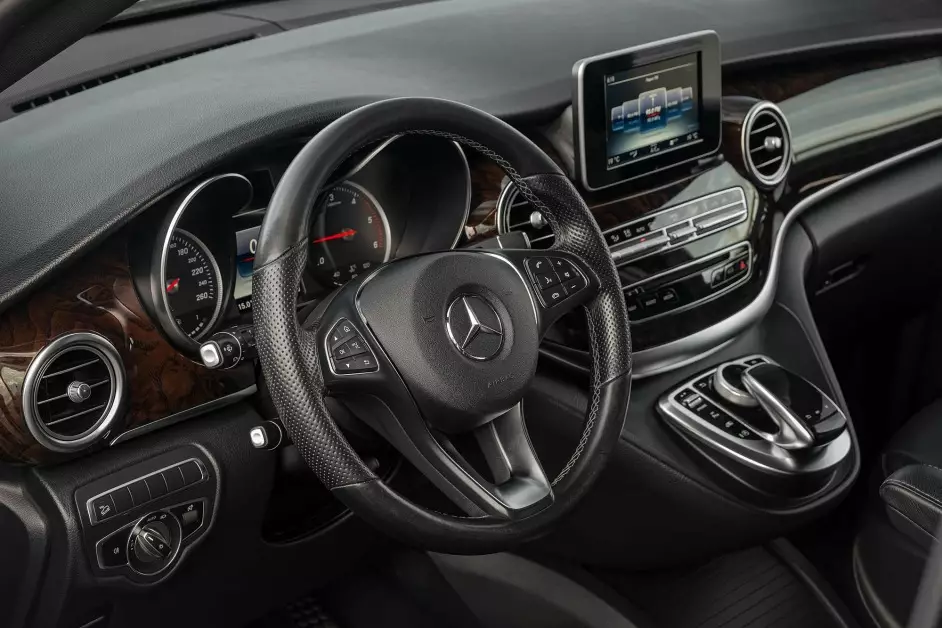 Mercedes V220d 4MATIC