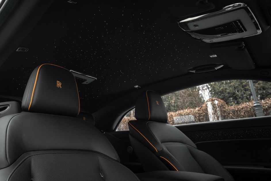 Аренда Rolls Royce Spectre в Москве