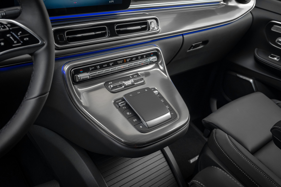 Аренда Mercedes V300d 4Matic в Санкт-Петербурге