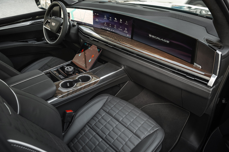 Аренда Cadillac Escalade rest. в Москве