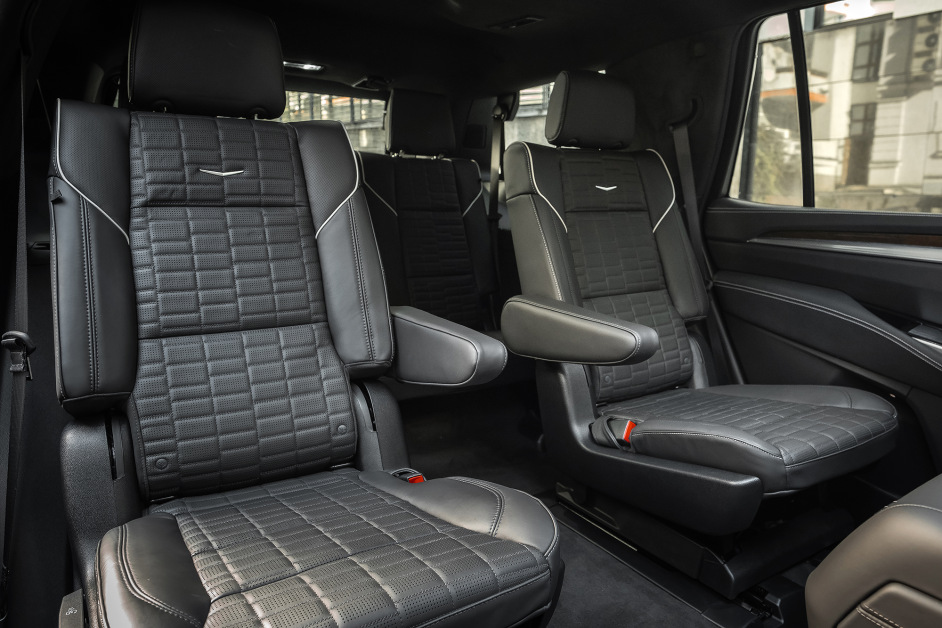 Аренда Cadillac Escalade rest. в Москве