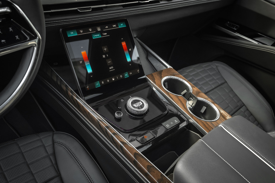 Аренда Cadillac Escalade rest. в Москве